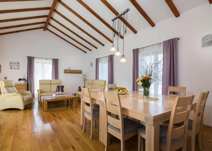 Mediterranean Paradise שיבניק