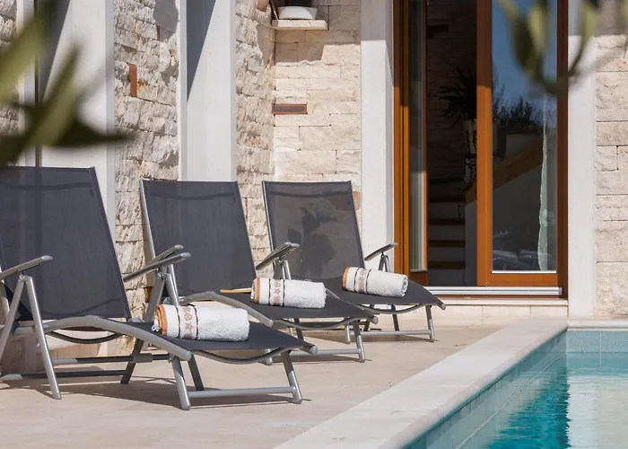 Mediterranean Paradise שיבניק